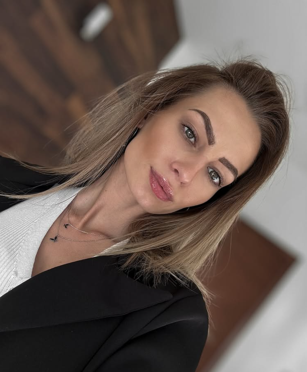 Influencerka 01 - Opinie Strona Główna